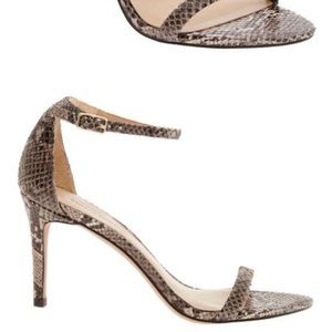 New Banana Republic snake print sandals size 8